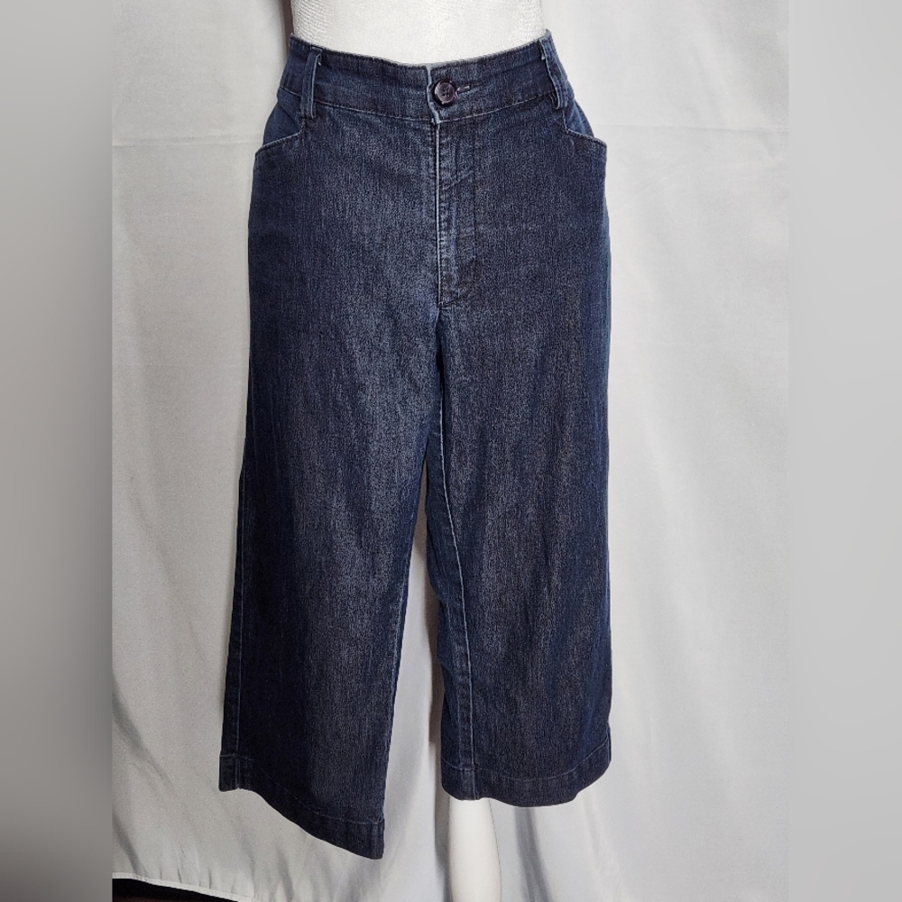 Lee brand women's size 10 jean capris